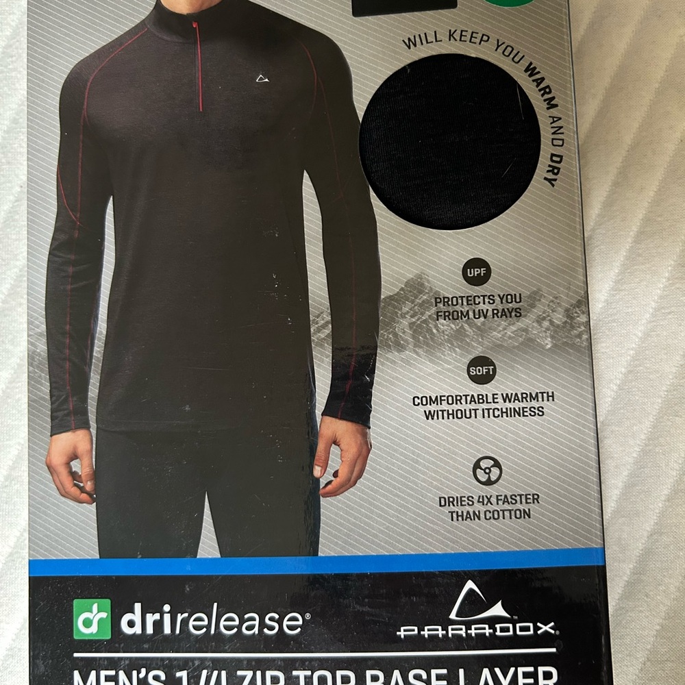 Men’s 1/4 zip base Layer jacket.